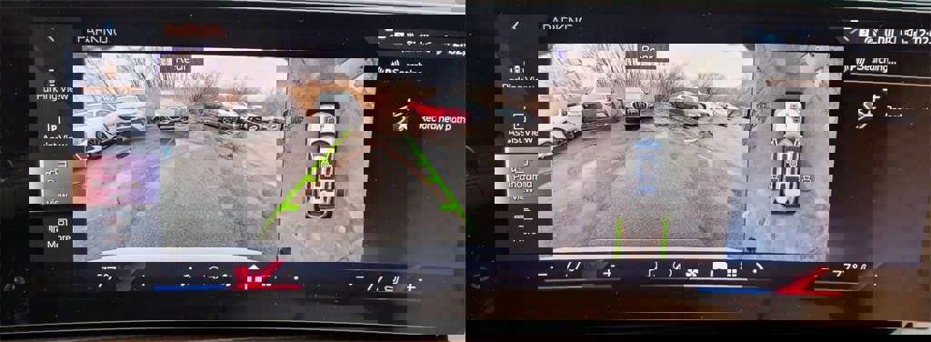 New 2025 BMW X7 xDrive40i w/ Premium Package image 18