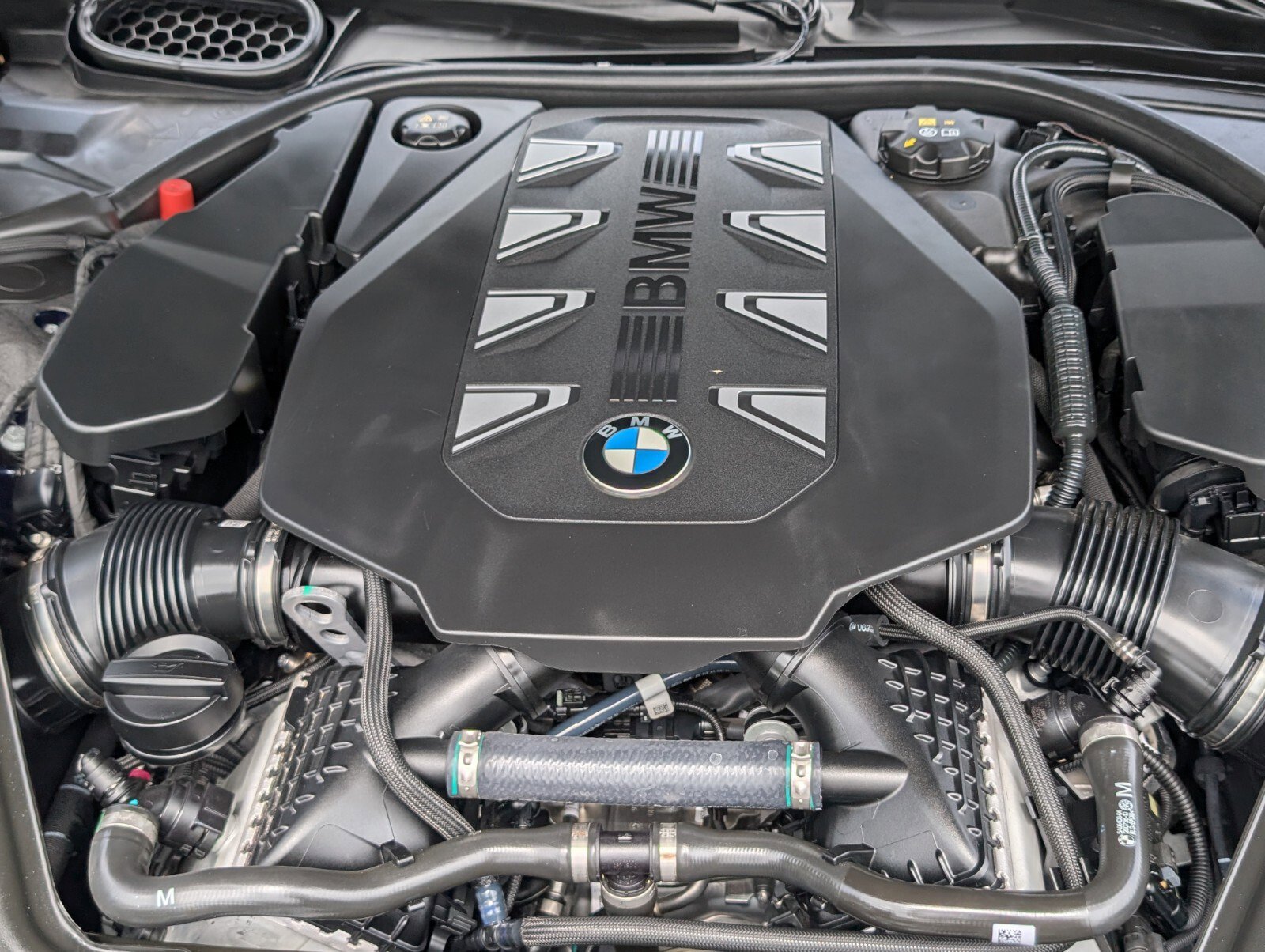 Used 2024 BMW 760i xDrive AWD/4WD image 20