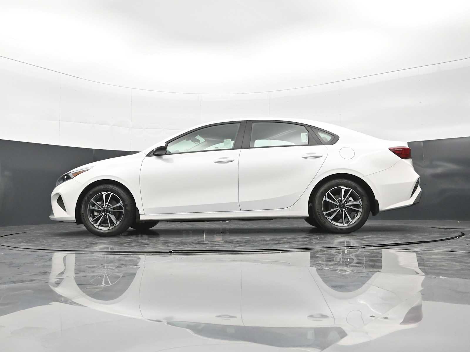 Used 2024 Kia Forte LXS w/ LXS Technology Package FWD image 37