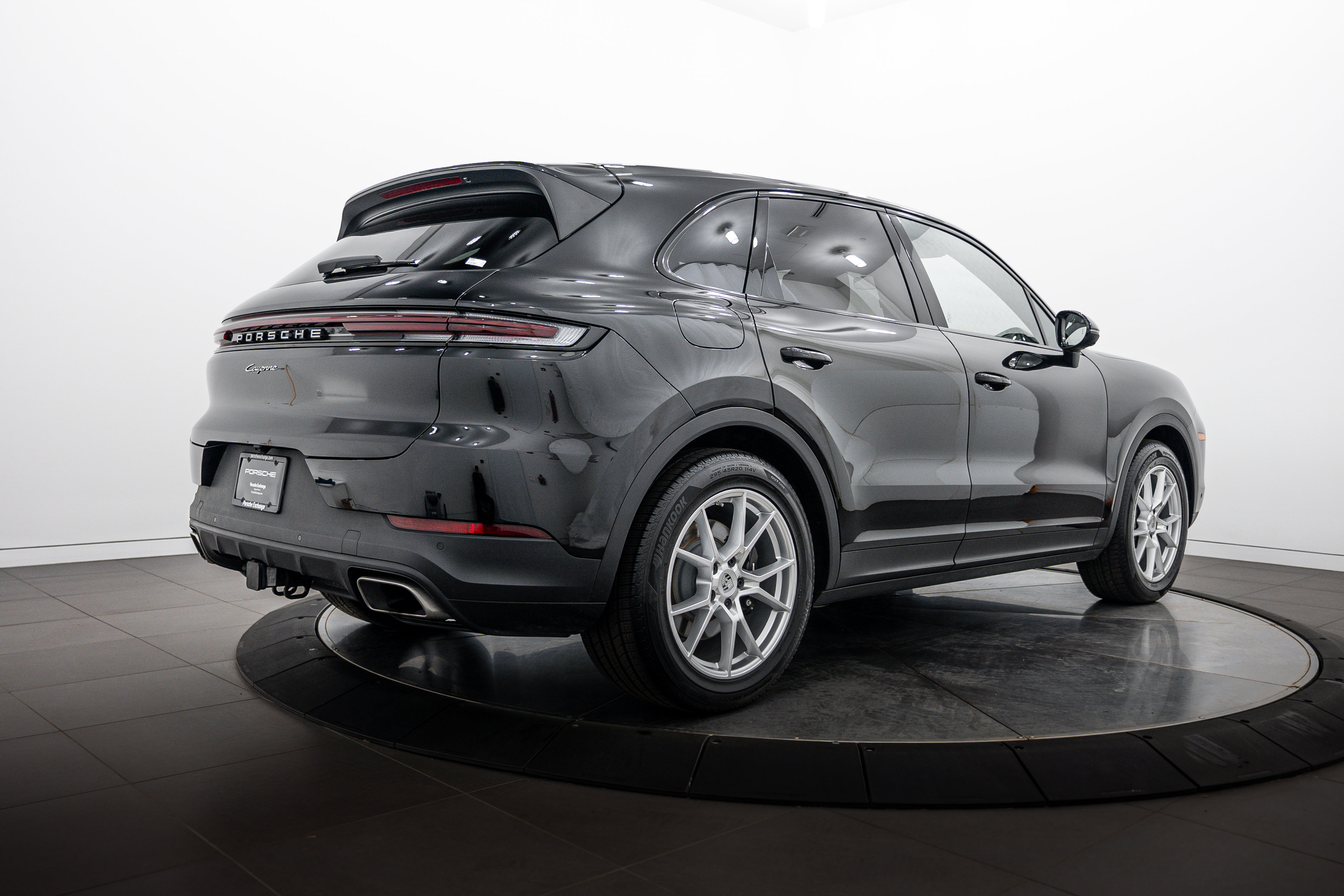 Certified 2026 Porsche Cayenne AWD/4WD image 7