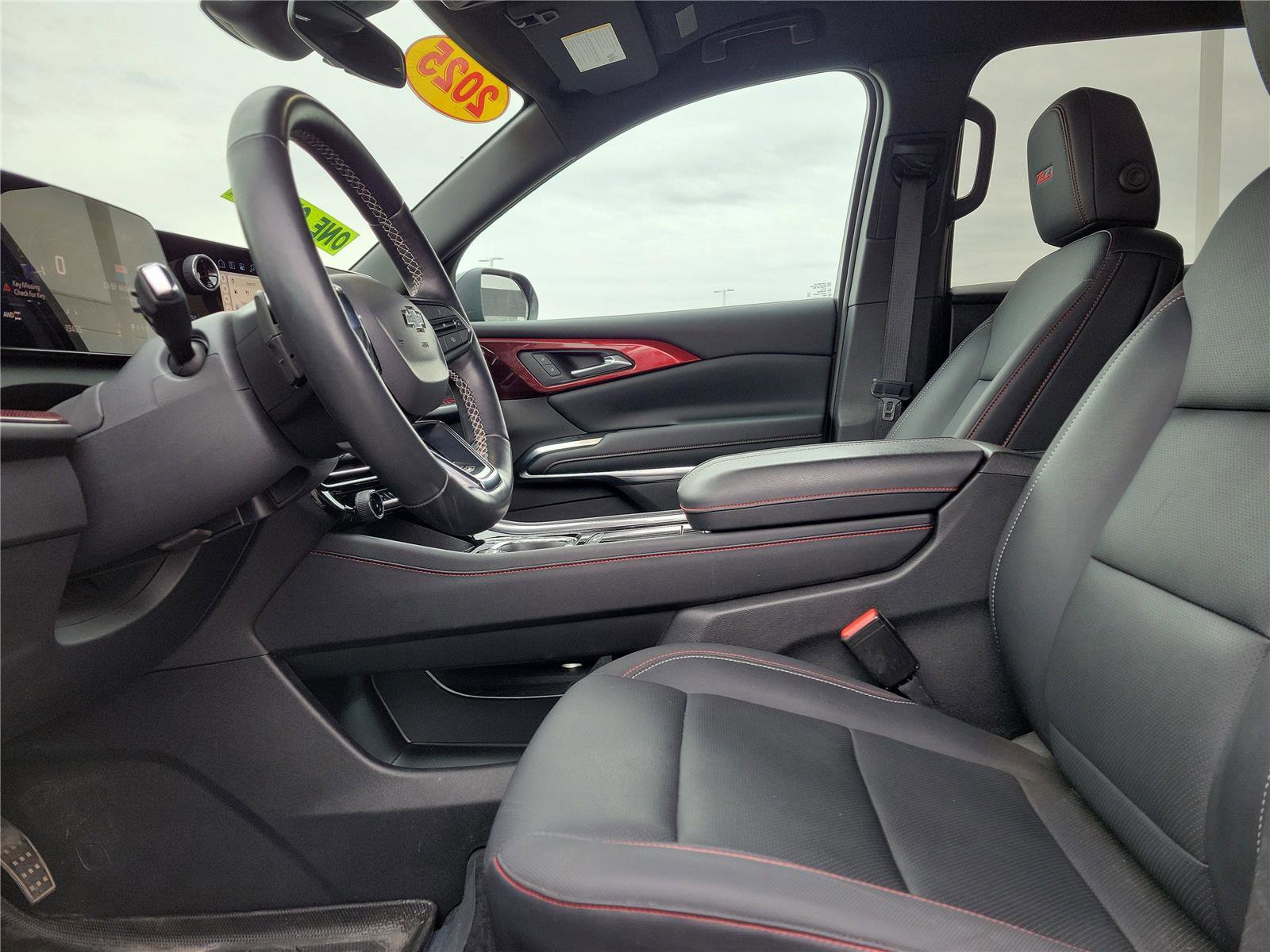 Used 2025 Chevrolet Traverse Z71 w/ Driver Confidence Package AWD/4WD image 17