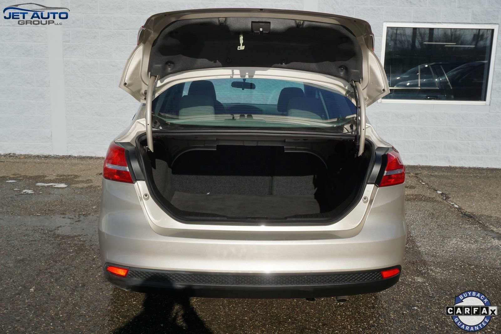 Used 2017 Ford Focus SE image 16