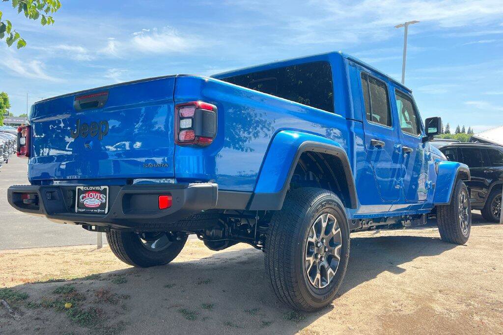 New 2026 Jeep Gladiator Sport AWD/4WD image 4