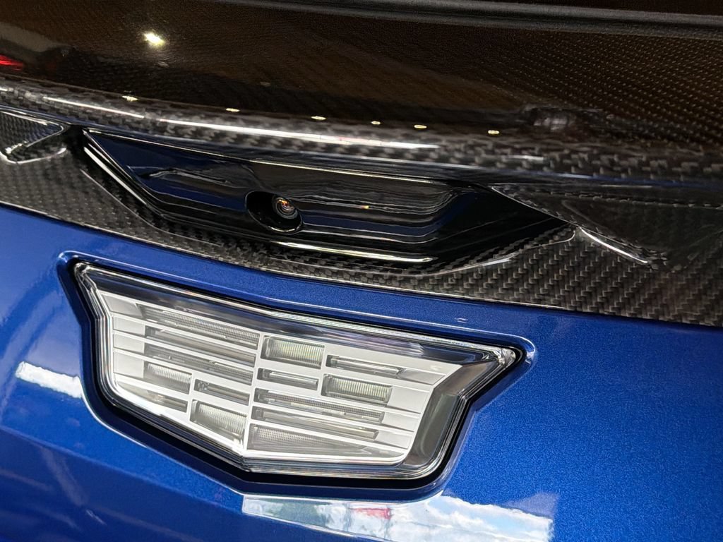 New 2027 Cadillac Optiq V w/ Deep Ocean Design Edition AWD/4WD image 5