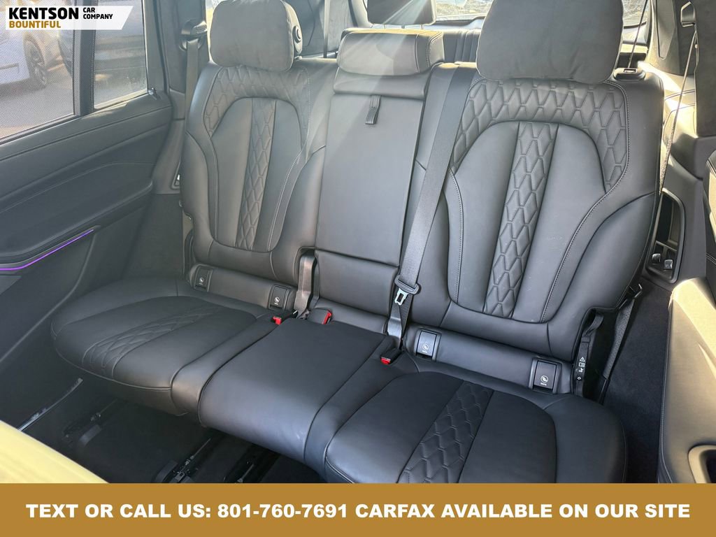 Used 2026 BMW X7 M60i image 37