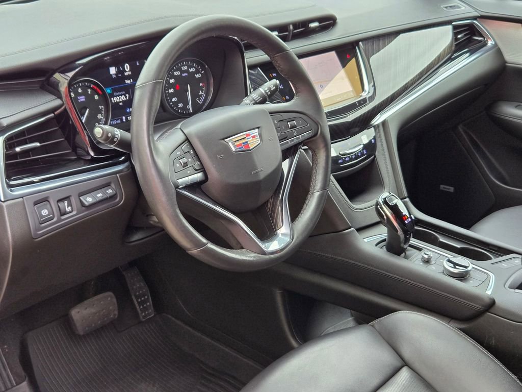 Used 2023 Cadillac XT6 Premium Luxury w/ Technology Package image 10