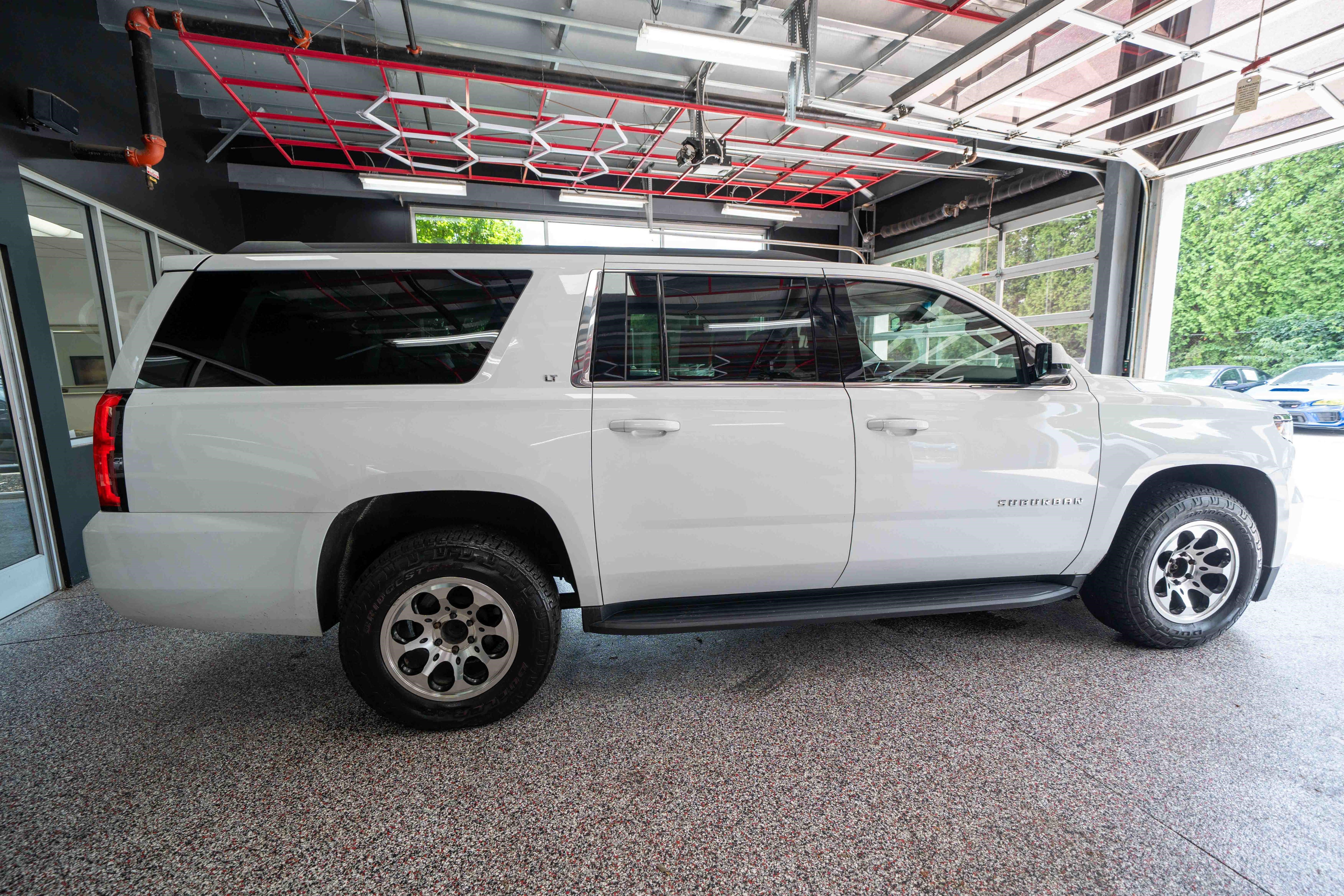 Used 2018 Chevrolet Suburban LT AWD/4WD image 4