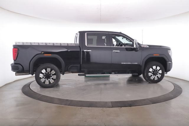 Used 2024 GMC Sierra 2500 Denali w/ Denali Reserve Package AWD/4WD image 11