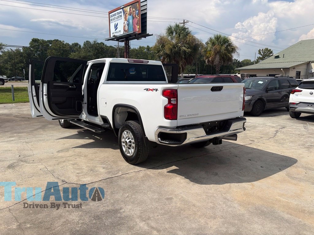 Used 2025 Chevrolet Silverado 2500 LT w/ Convenience Package AWD/4WD image 15