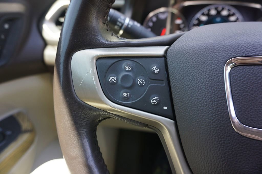 Used 2019 GMC Acadia Denali w/ Technology Package FWD image 7