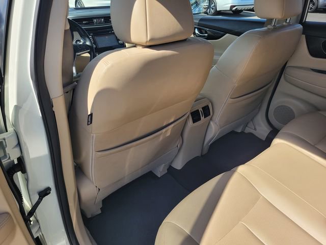 Used 2017 Nissan Rogue SL w/ SL Premium Package AWD/4WD image 14