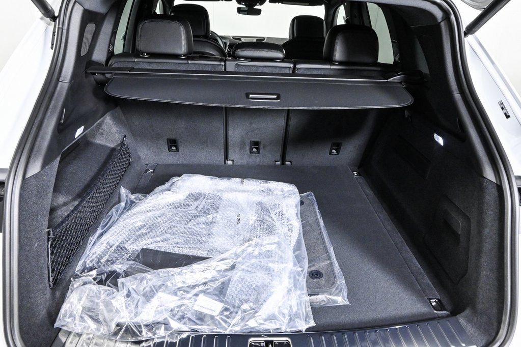 Certified 2025 Porsche Cayenne image 36