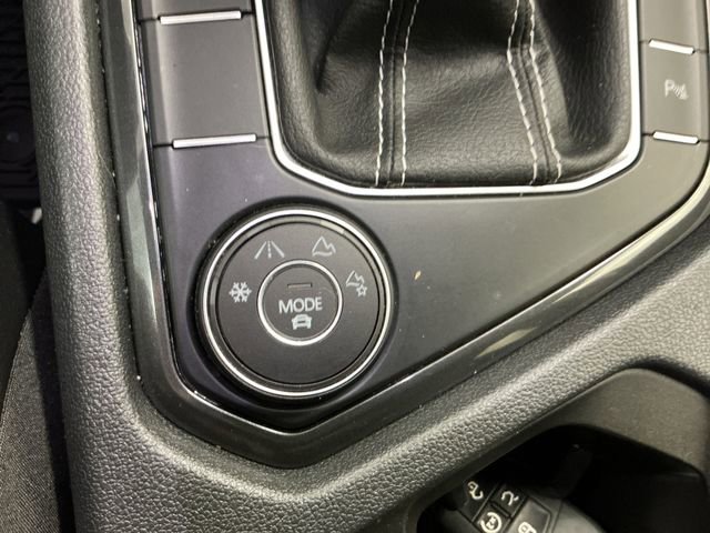 Used 2022 Volkswagen Tiguan SE R-Line image 79