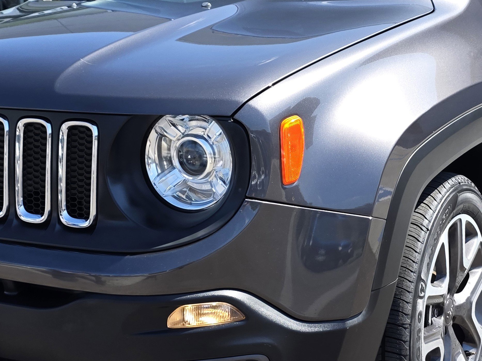 Used 2018 Jeep Renegade Latitude w/ Advanced Technology Group image 8