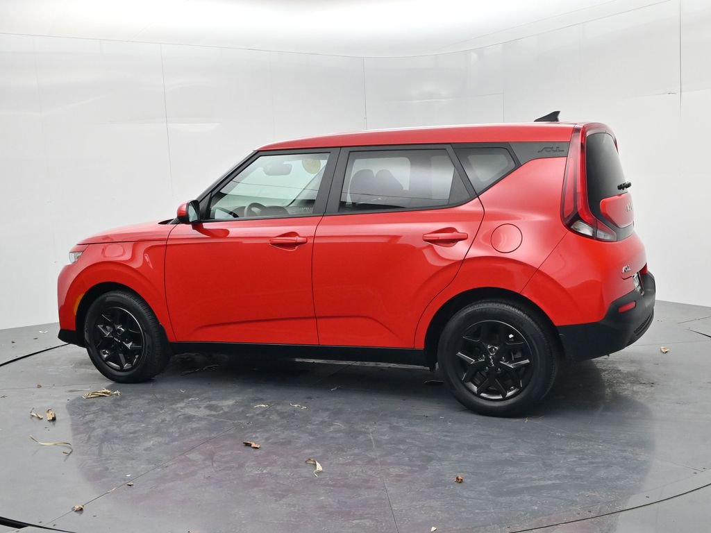 Certified 2022 Kia Soul LX w/ Technology Package image 5