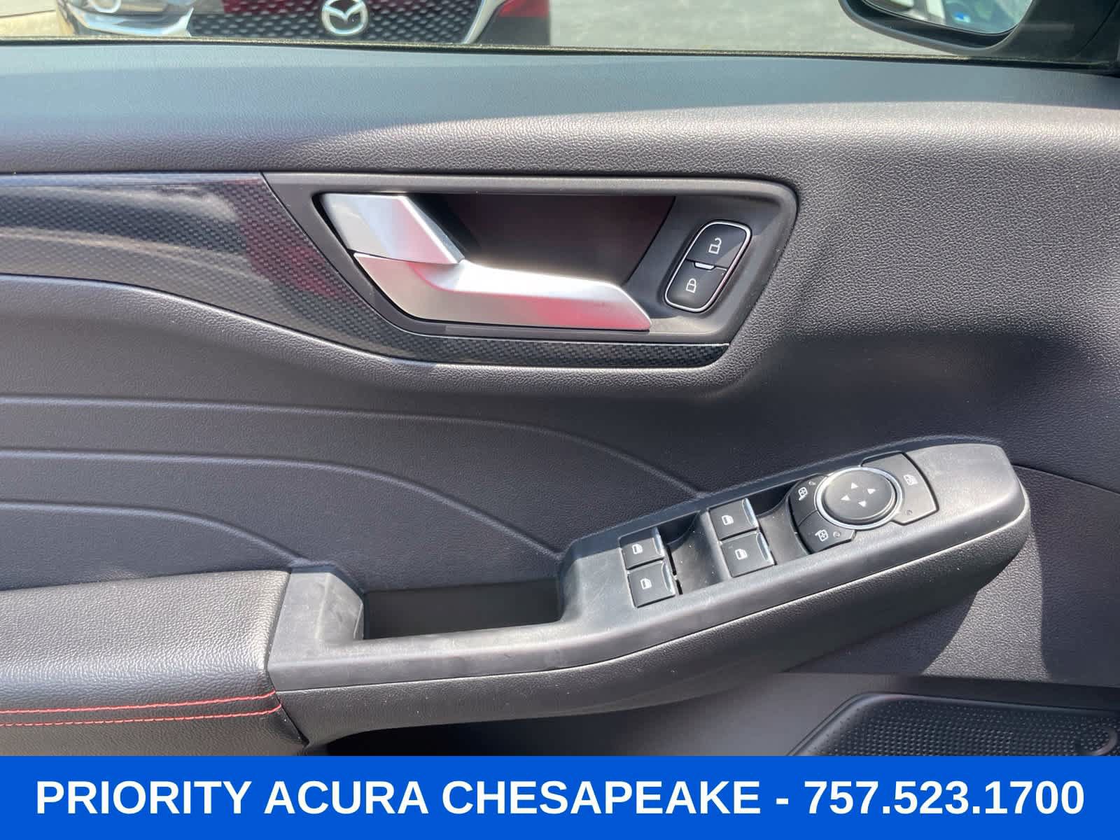 Used 2025 Ford Escape ST-Line AWD/4WD image 11