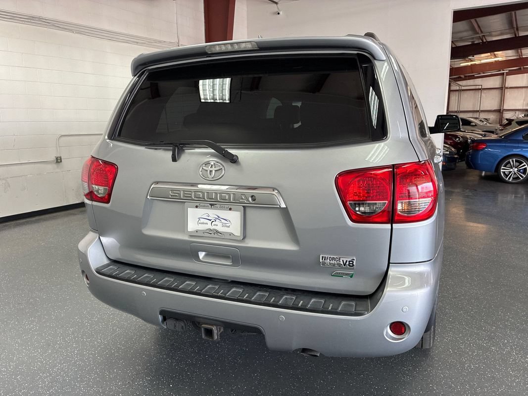 Used 2016 Toyota Sequoia Limited w/ Safety & Convenience Package AWD/4WD image 4