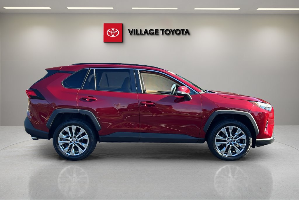 Certified 2022 Toyota RAV4 XLE Premium FWD image 6