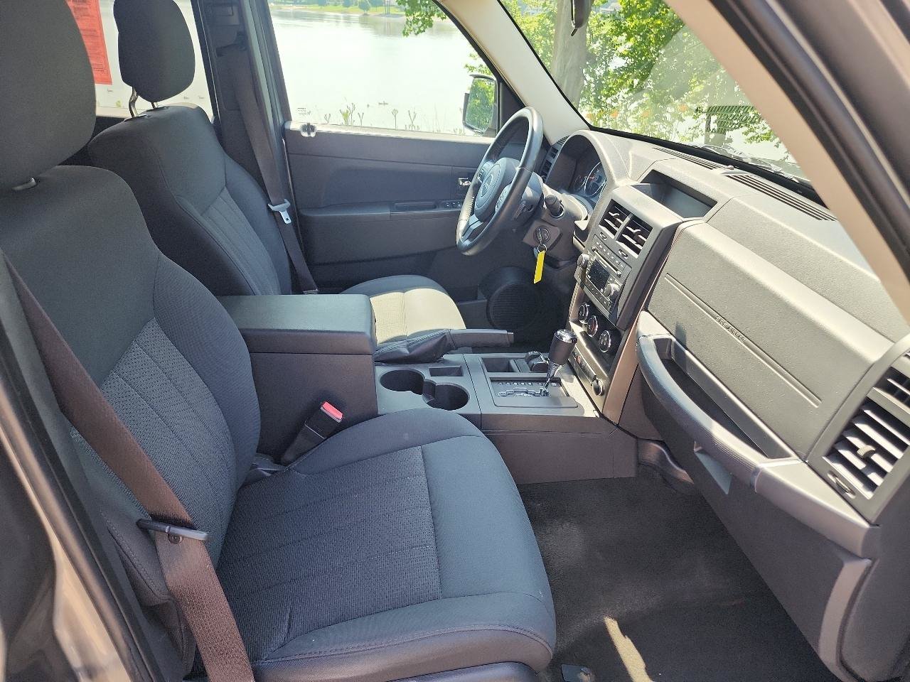Used 2012 Jeep Liberty Sport w/ Popular Equipment Group AWD/4WD image 13