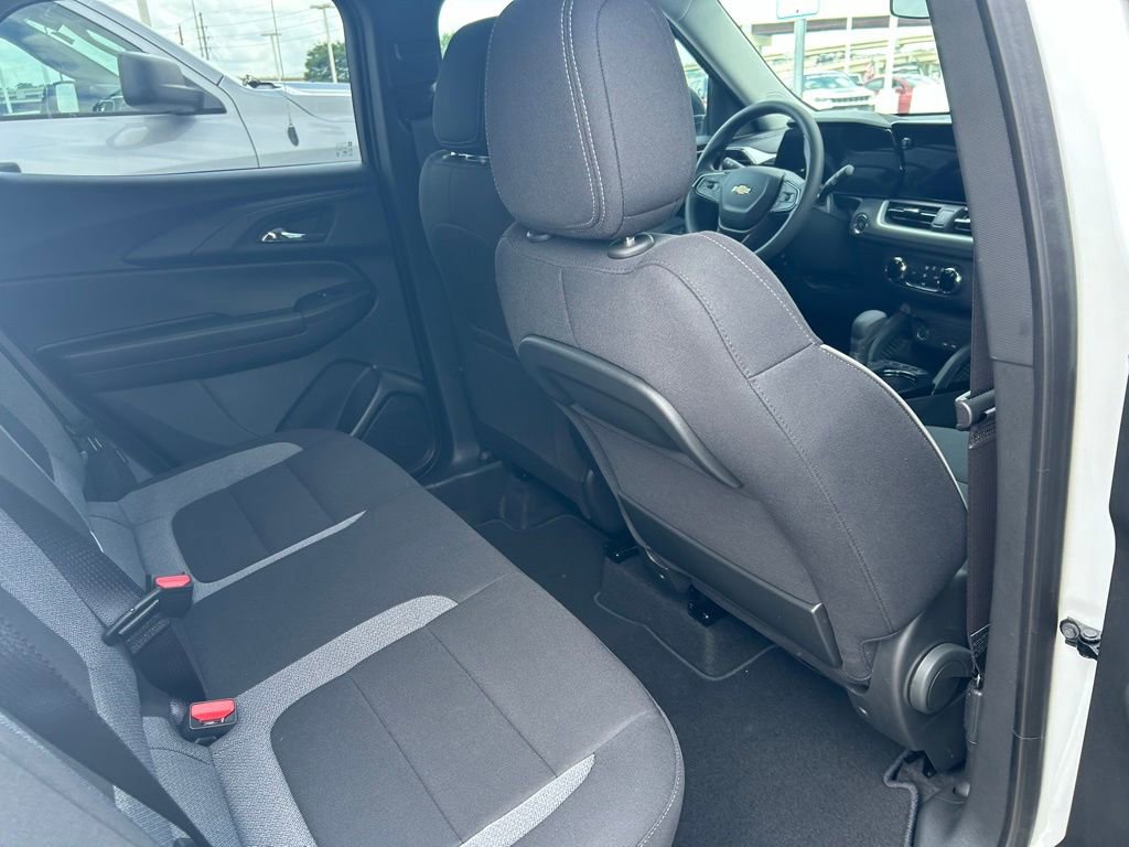 Used 2026 Chevrolet TrailBlazer LS w/ LS Convenience Package FWD image 12