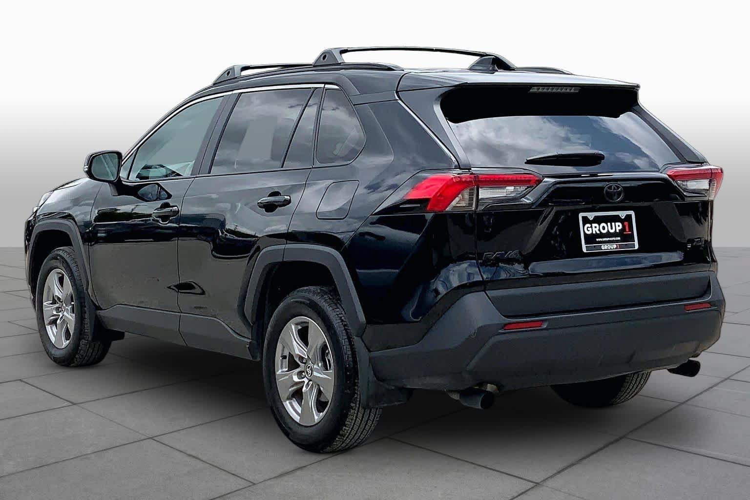 Used 2025 Toyota RAV4 XLE w/ Convenience Package FWD image 12