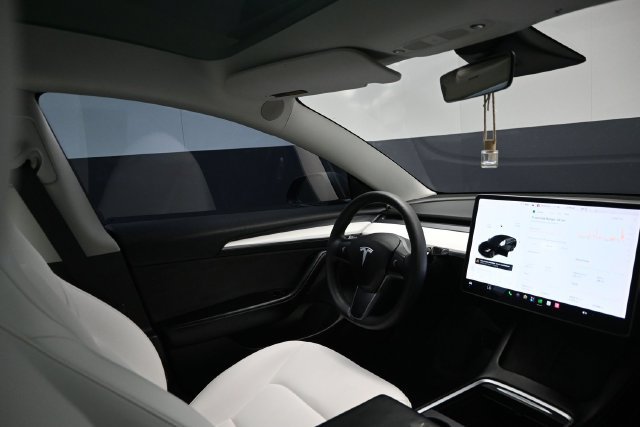 Used 2022 Tesla Model 3 Long Range AWD/4WD image 12