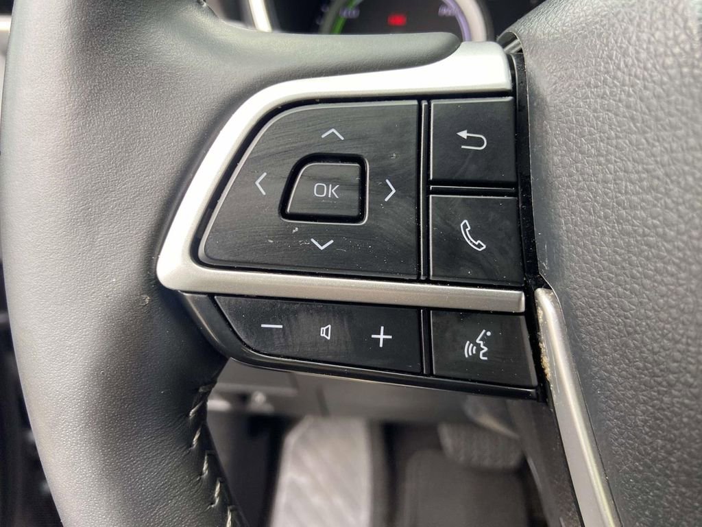 Used 2024 Toyota Highlander XLE image 34