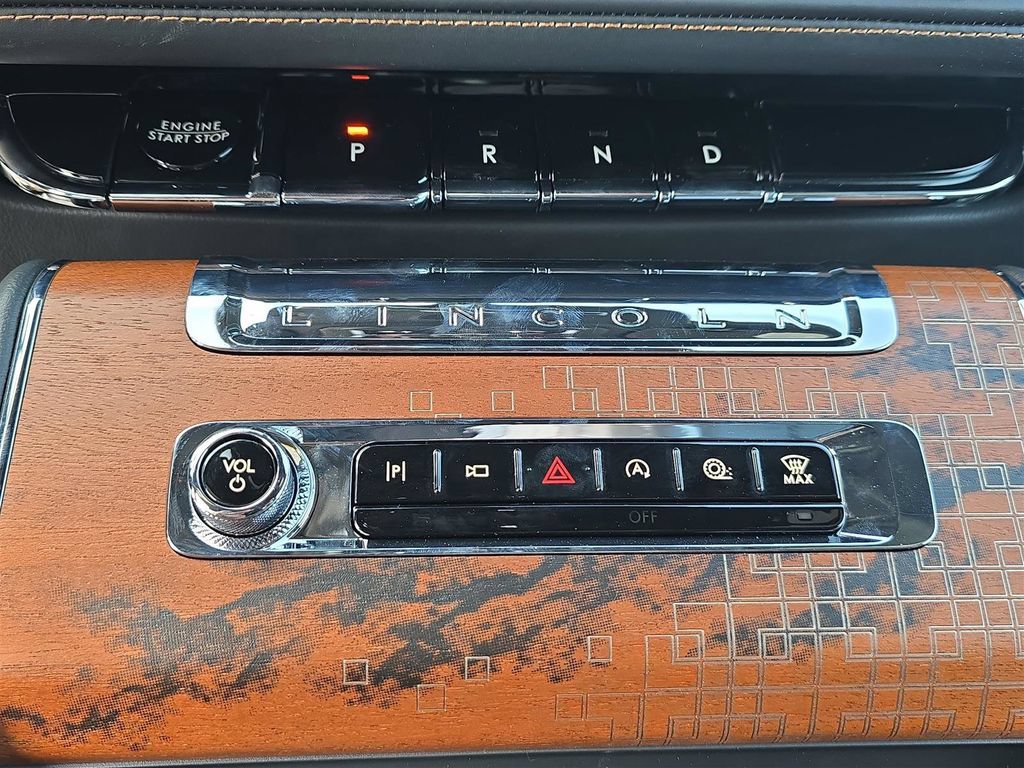 New 2025 Lincoln Aviator Black Label AWD/4WD image 24