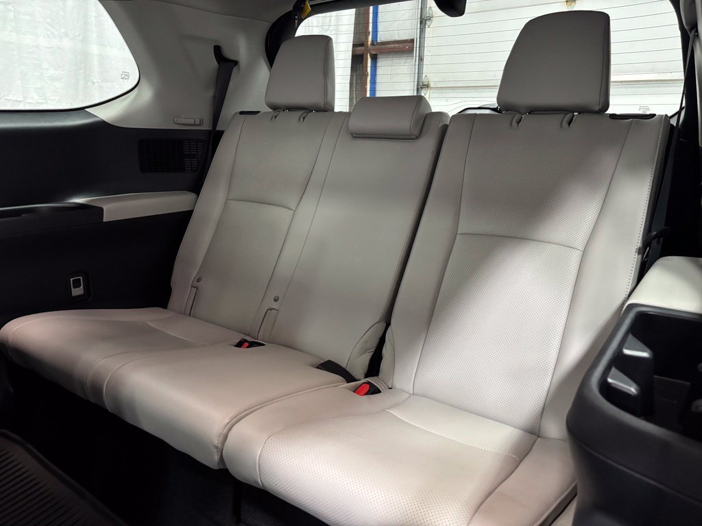 Used 2026 Toyota Grand Highlander AWD image 51