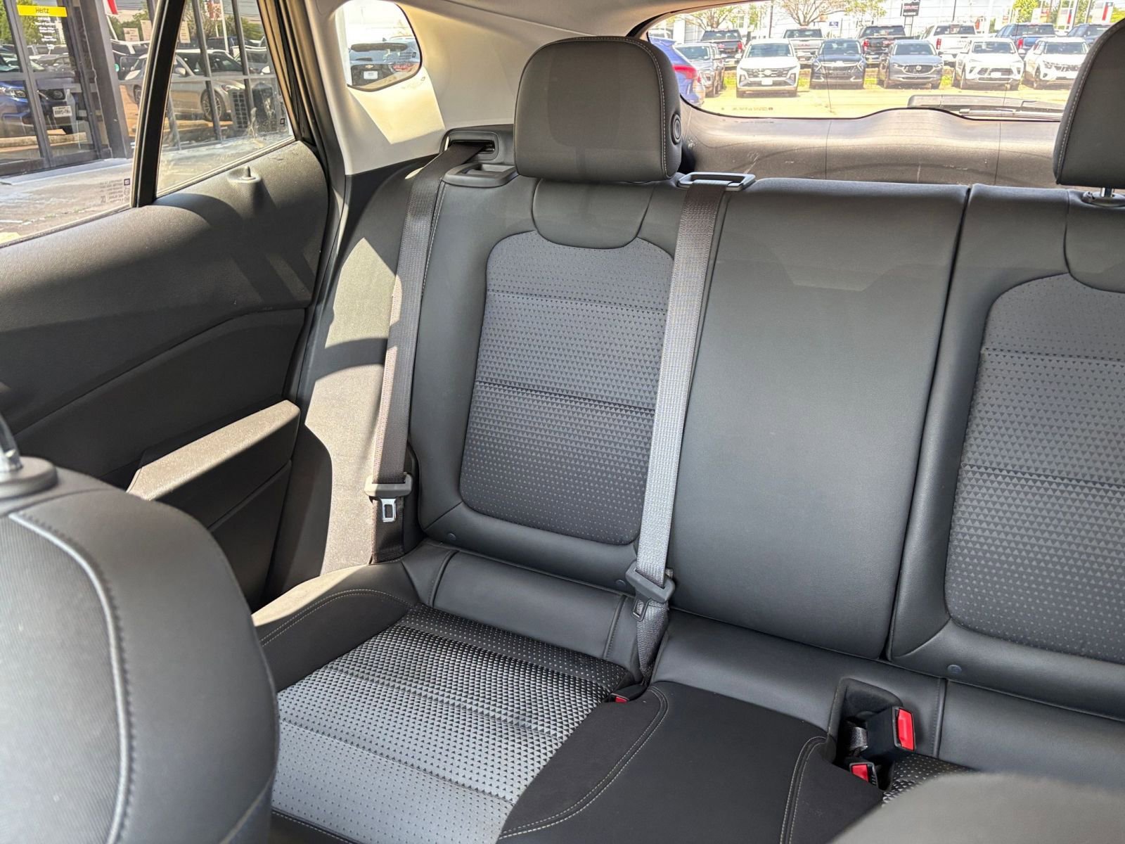Used 2025 Chevrolet Trax LT w/ LT Convenience Package FWD image 38