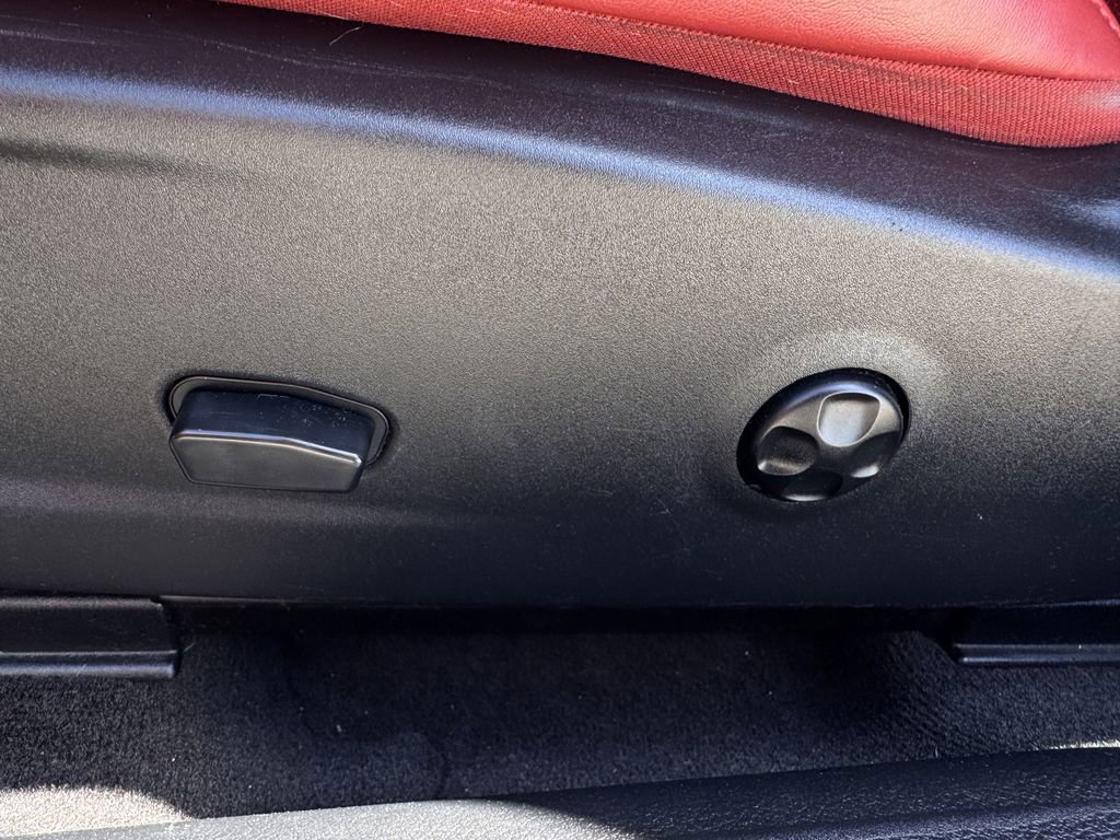 Used 2016 Dodge Challenger SXT Plus image 23