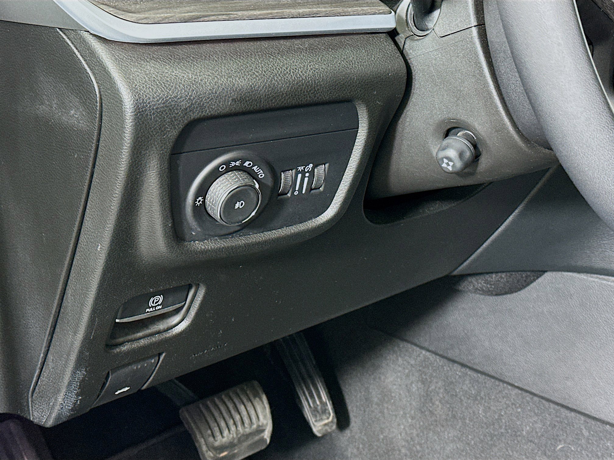 Used 2024 Jeep Grand Cherokee L Limited w/ Luxury Tech Group II AWD/4WD image 17