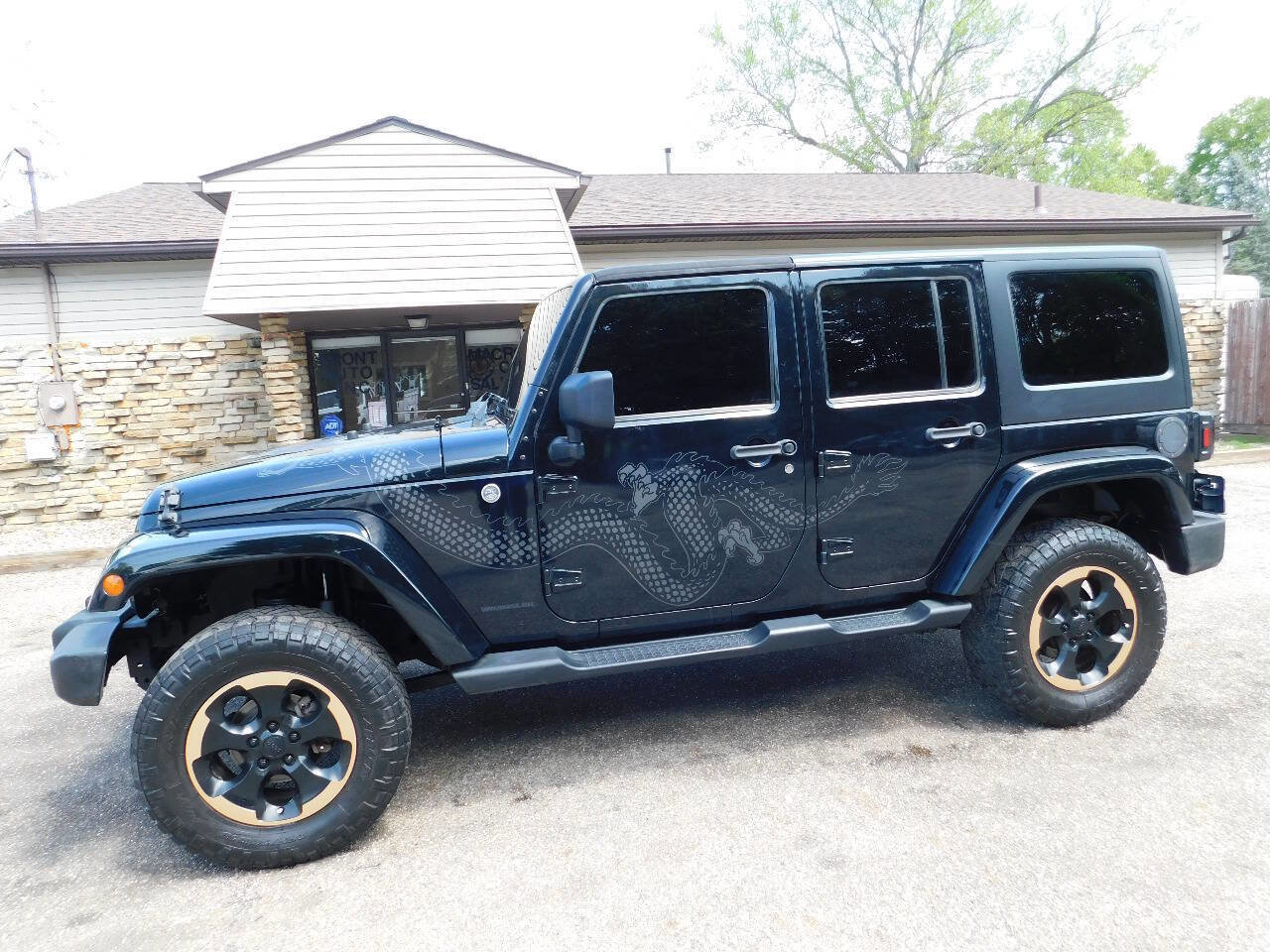 Used 2014 Jeep Wrangler Unlimited Sahara image 5