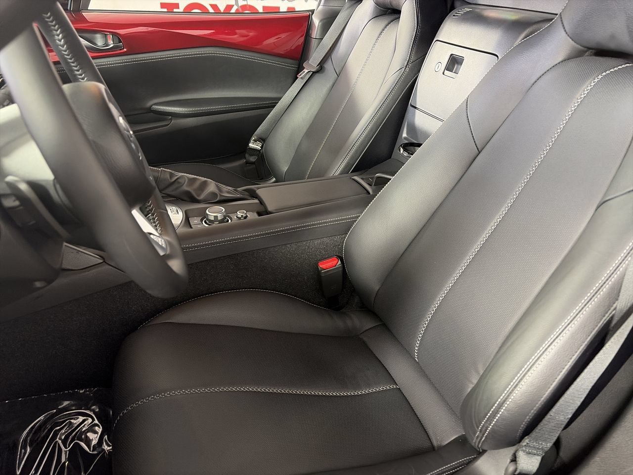 Used 2024 MAZDA MX-5 Miata RF Grand Touring w/ Weather Package RWD image 18