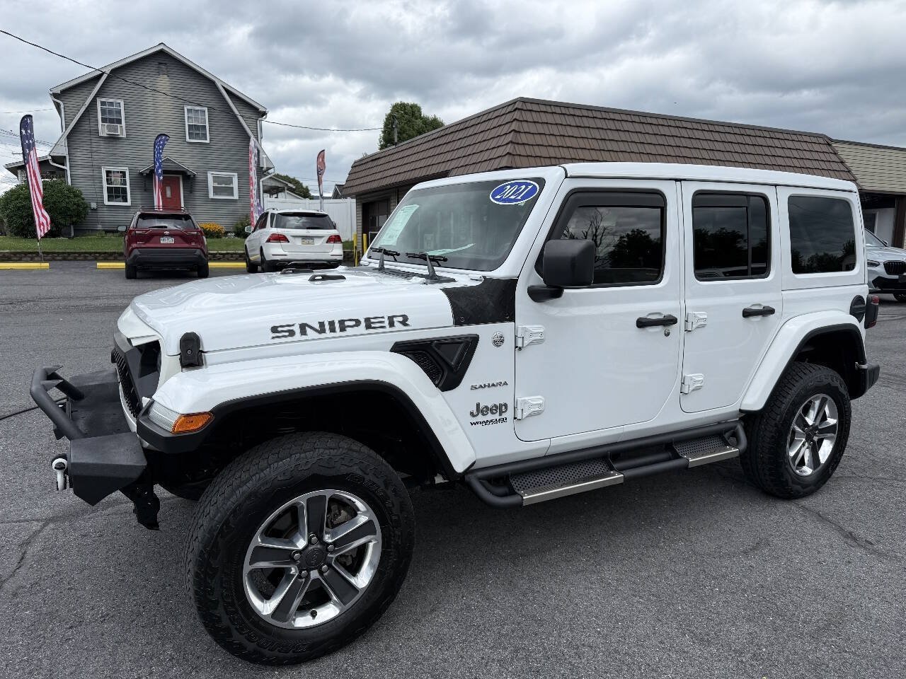 Used 2021 Jeep Wrangler Unlimited Sahara AWD/4WD image 1