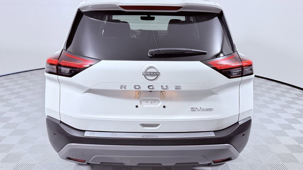 Used 2023 Nissan Rogue SV w/ SV Premium B Package image 4