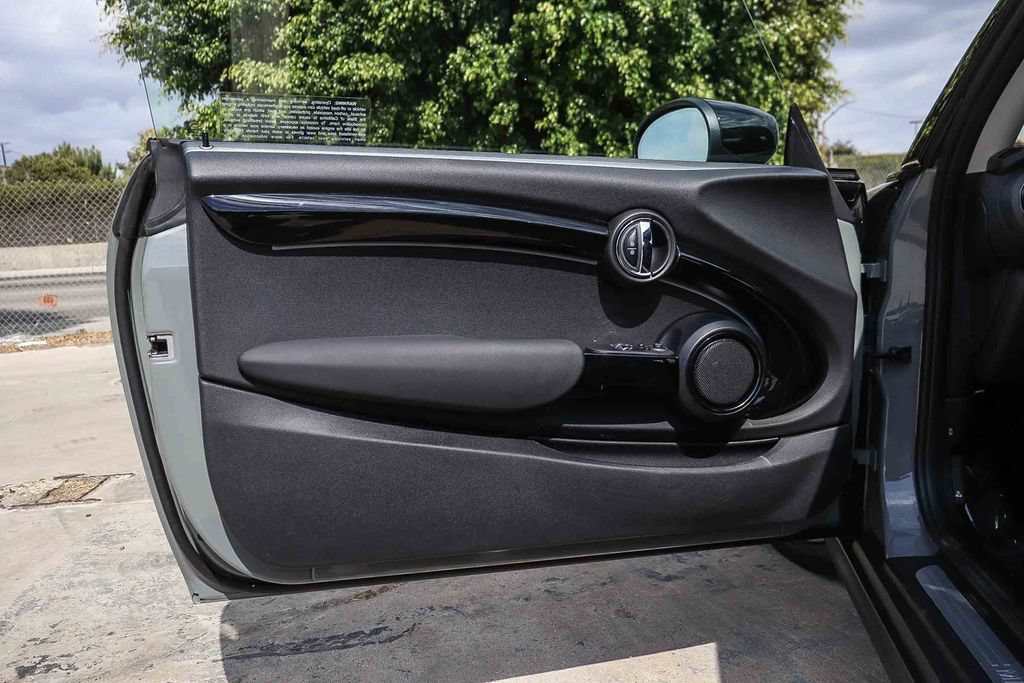 Used 2023 MINI Cooper 2-Door Hardtop FWD image 26