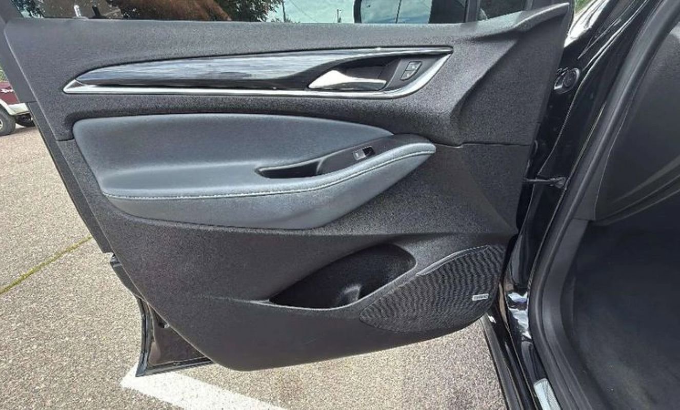 Used 2023 Buick Enclave Essence w/ Experience Buick Package image 21