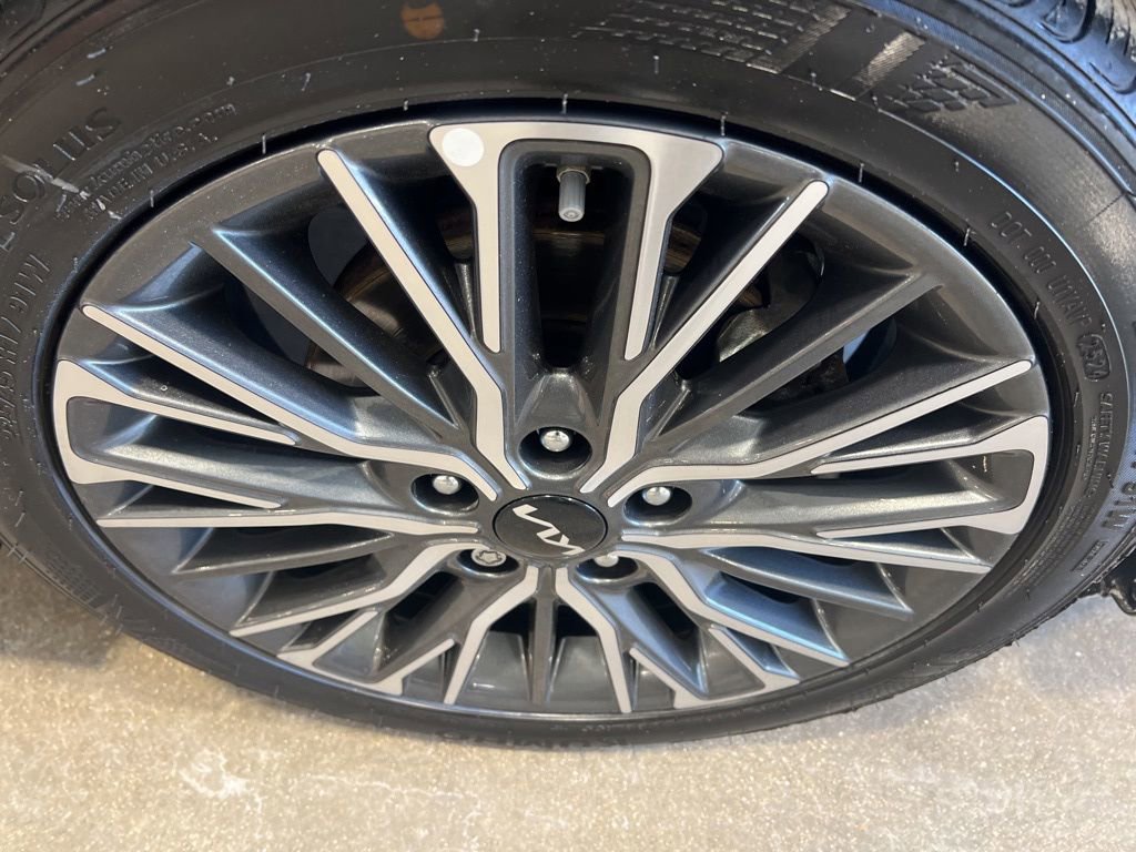 Certified 2024 Kia Forte GT-Line w/ GT-Line Premium Package image 37