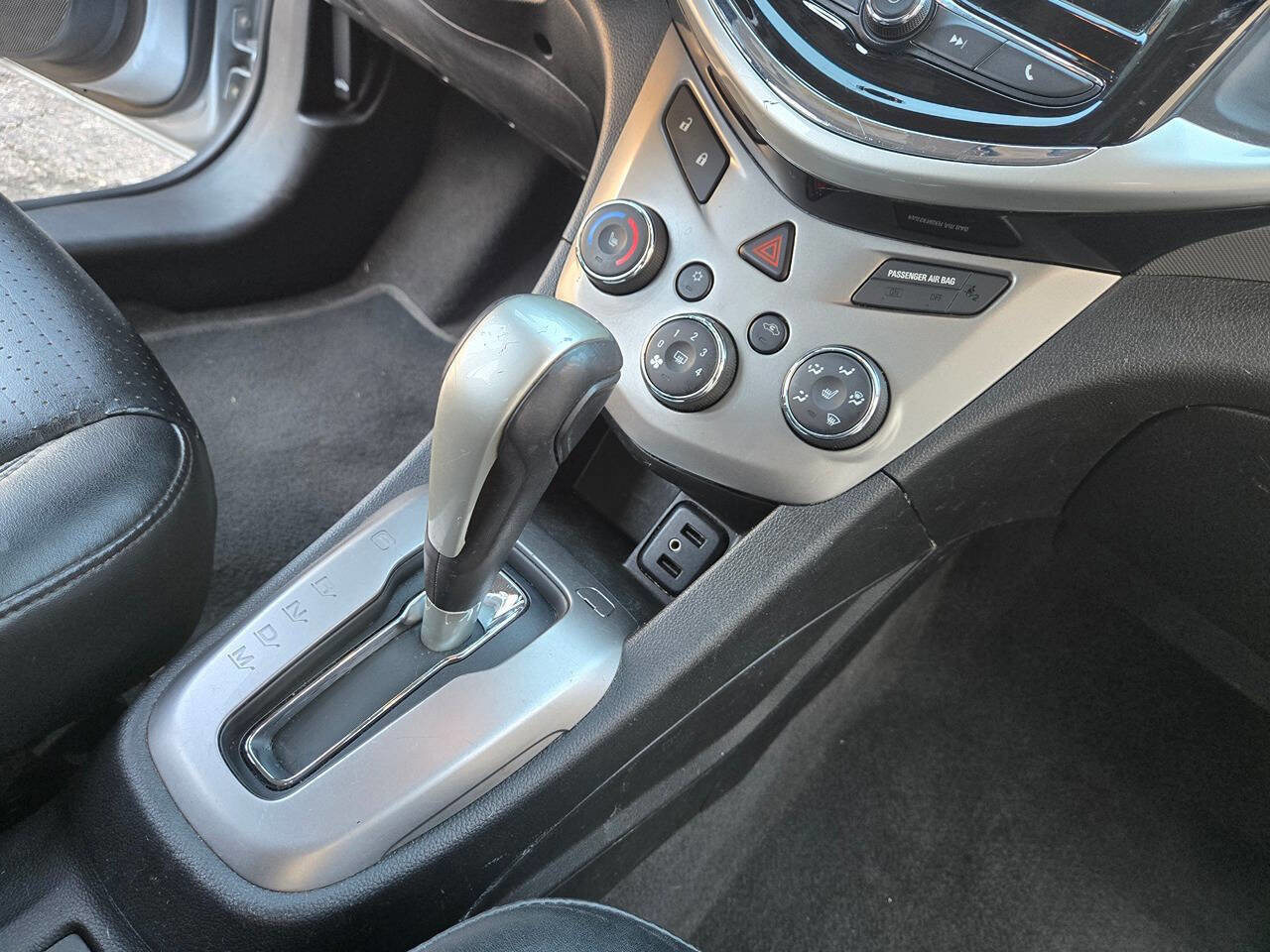 Used 2018 Chevrolet Sonic Premier FWD image 36