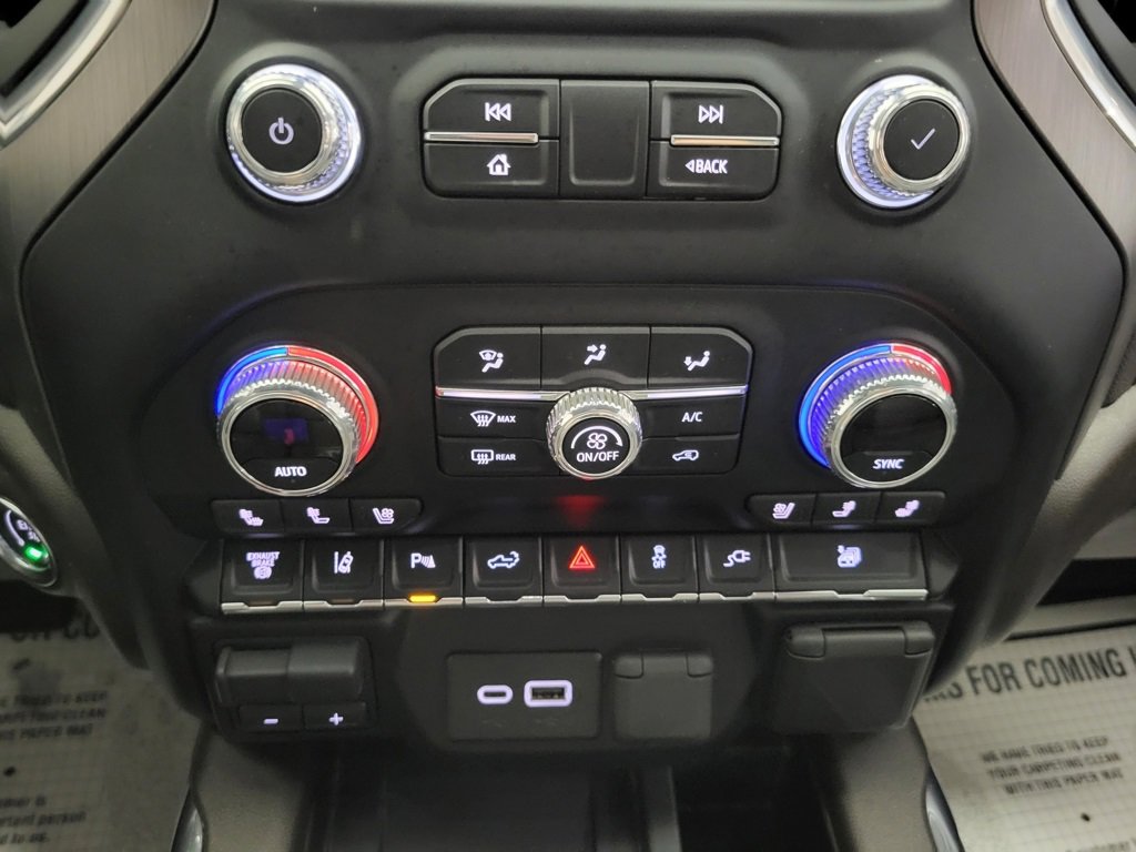 Used 2022 GMC Sierra 3500 Denali w/ Technology Package image 14