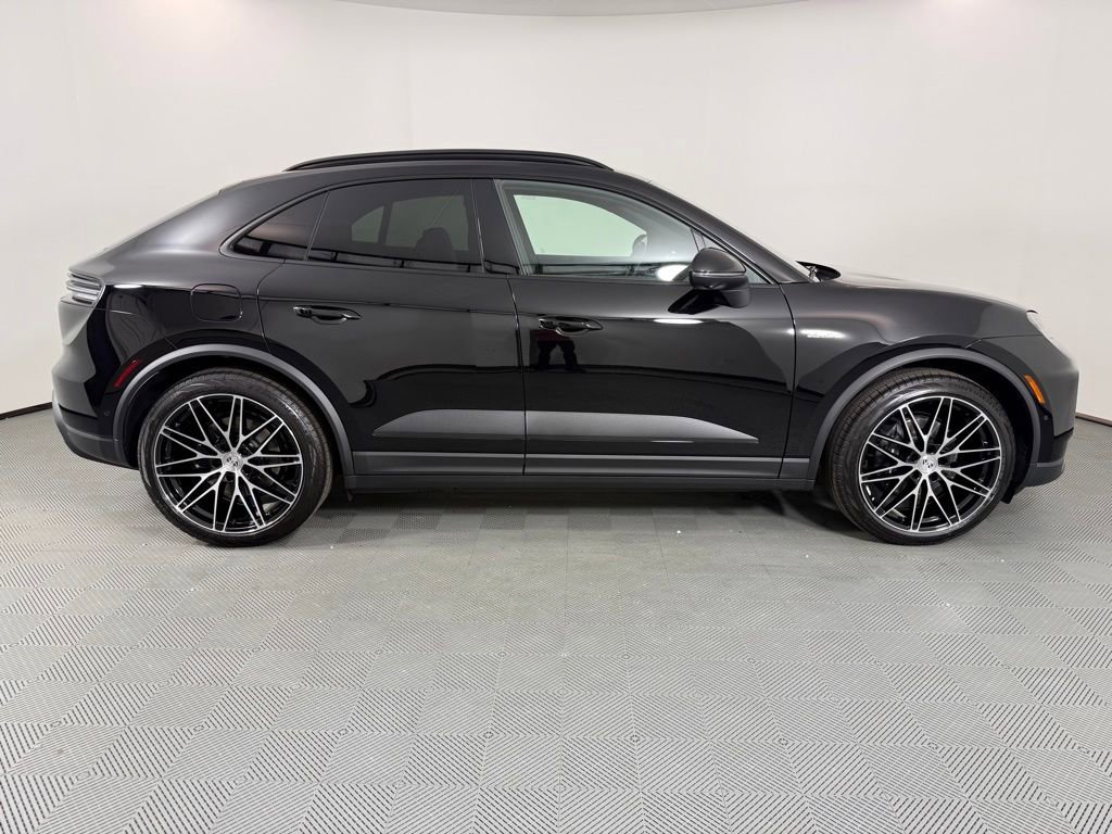 New 2026 Porsche Macan Electric RWD image 8