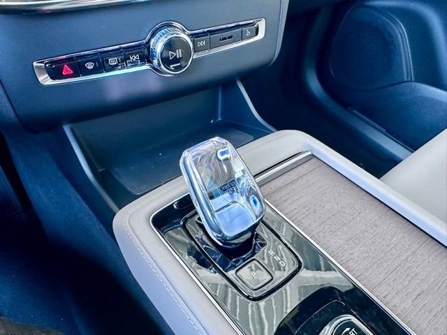 New 2026 Volvo XC90 B5 Core image 33