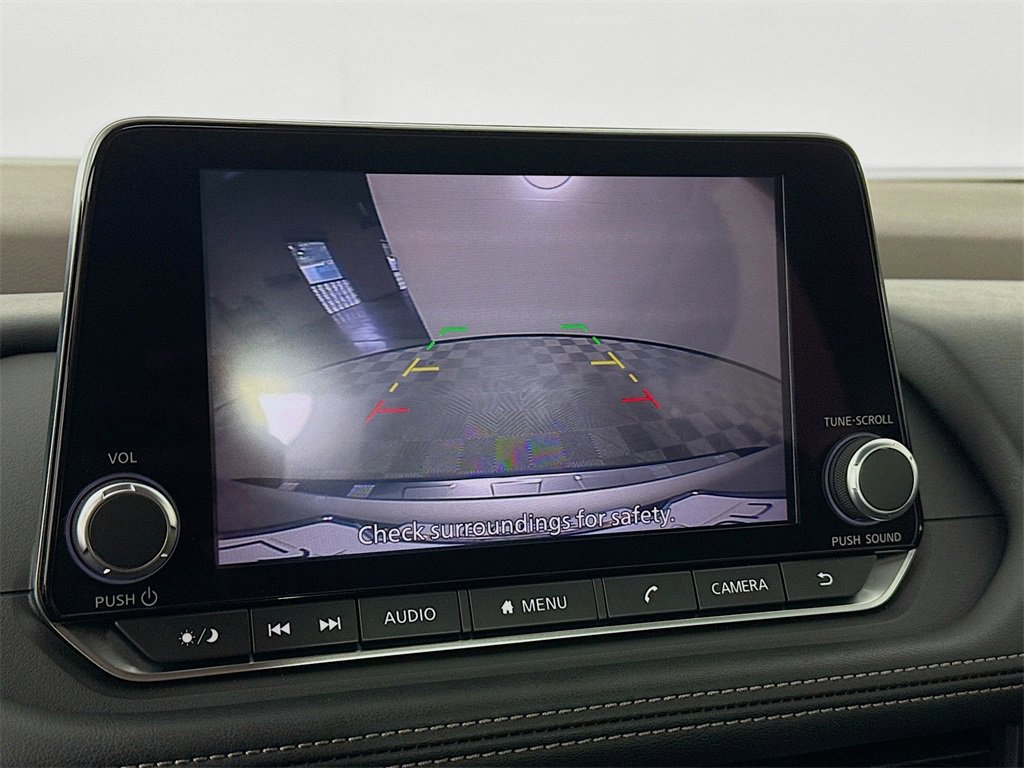 Used 2023 Nissan Rogue SV image 14