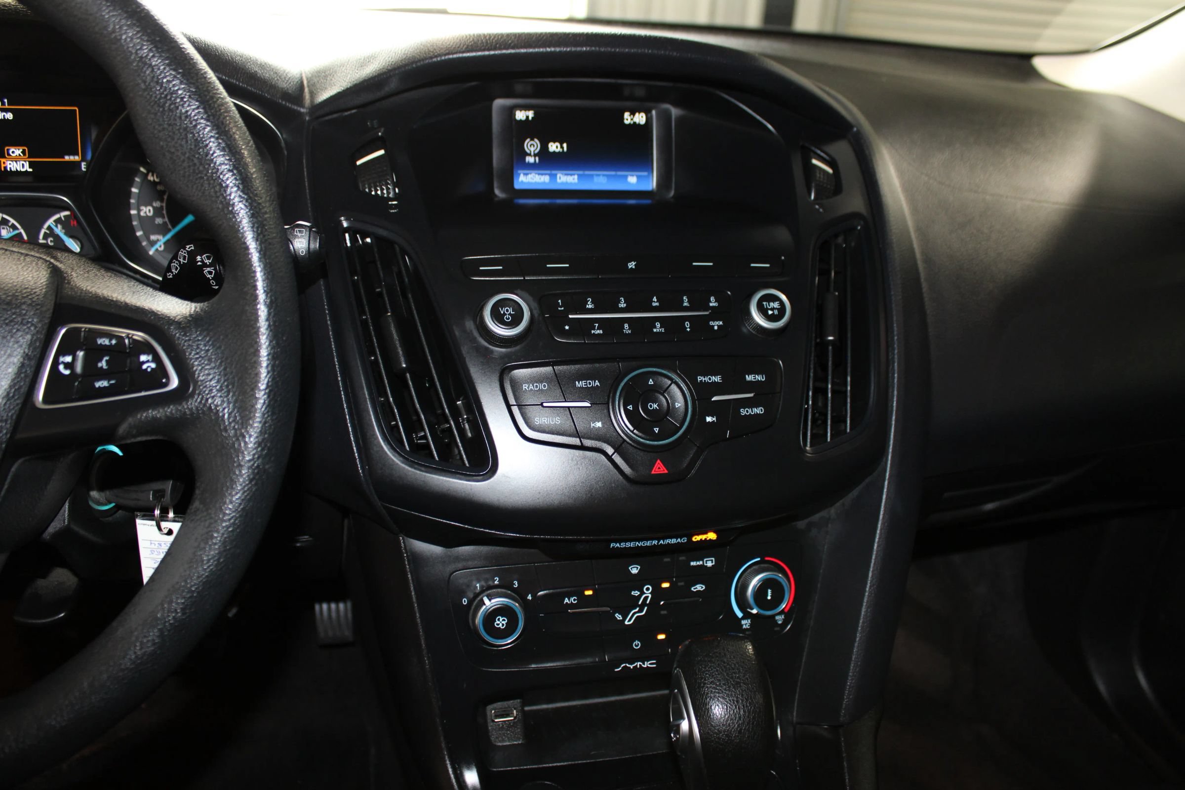 Used 2018 Ford Focus SE FWD image 15