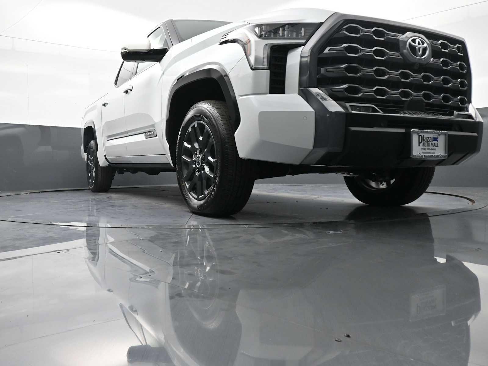 New 2024 Toyota Tundra Platinum AWD/4WD image 28