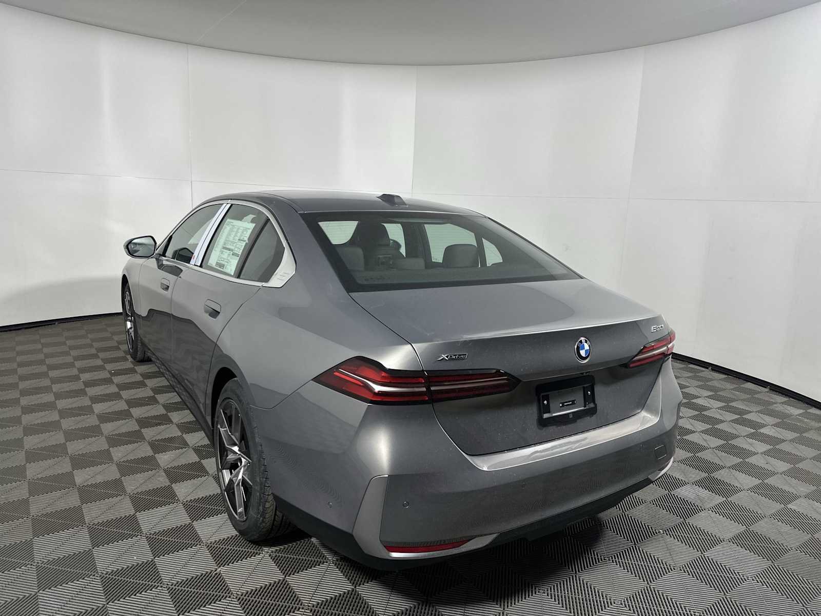 New 2026 BMW 530i xDrive AWD/4WD image 3