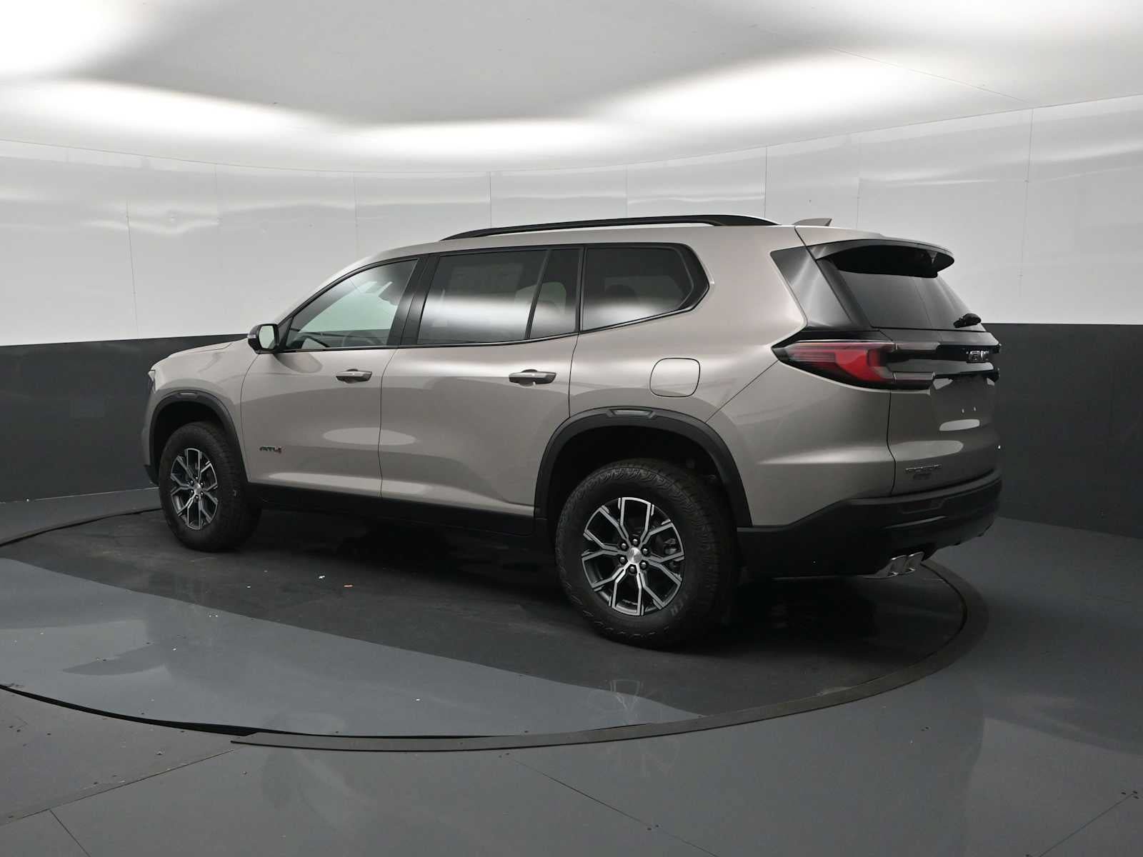 New 2026 GMC Acadia AT4 w/ Luxury Package AWD/4WD image 6