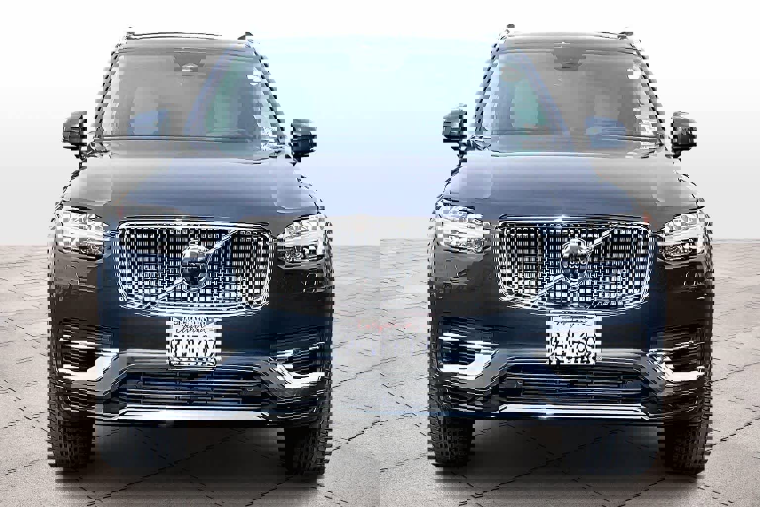 Used 2023 Volvo XC90 T8 Ultimate w/ Protection Package Premier image 3