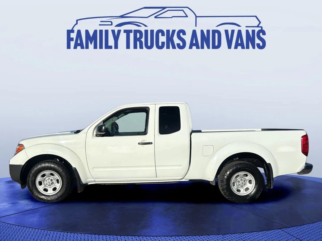 Used 2018 Nissan Frontier S image 2